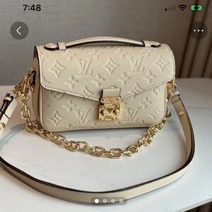 Designer Inspired Cross Body Bag, NWOT, 2 straps.